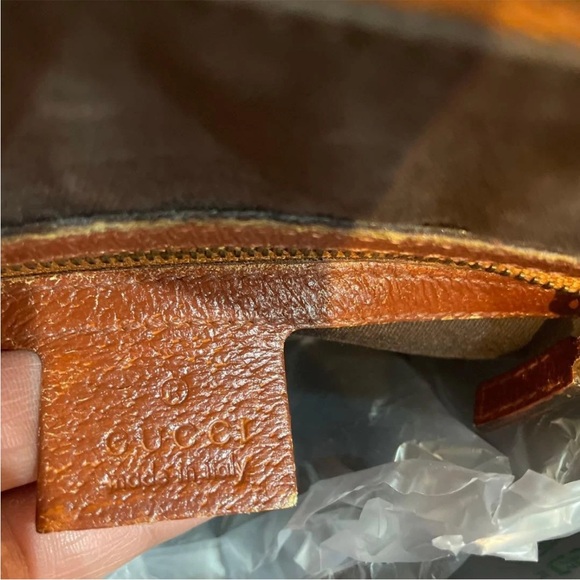 Gucci Signature Brown and Cream Shoulder Bag - Picture 6 of 9